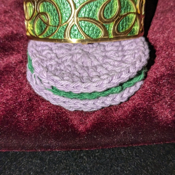 BRIGHTON Christo Vienna 1 inch wide cuff with green insert  and gold toned - Picture 3 of 7